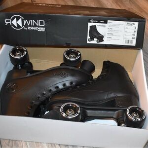 Reewind by Roller Derby elite Size 9
Roller Skate Brand New